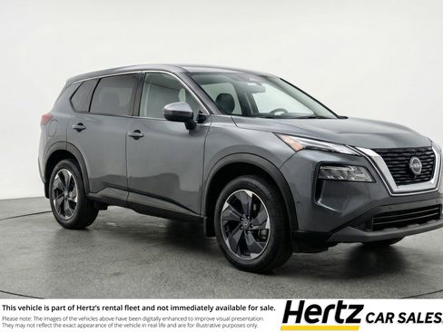 Used 2025 Nissan Rogue SV image 1