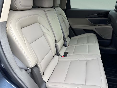 Used 2024 Lincoln Nautilus Premier w/ Equipment Group 102A image 16