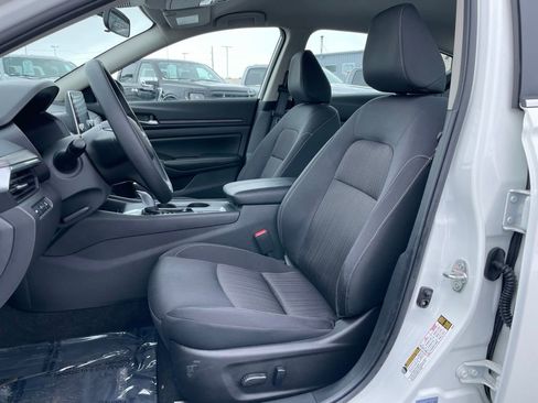 Used 2025 Nissan Altima 2.5 SV image 7