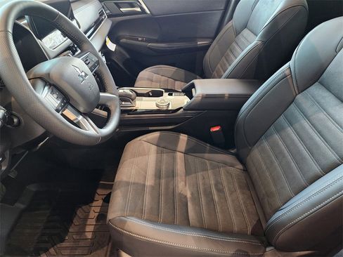 New 2025 Mitsubishi Outlander Trail Edition image 9