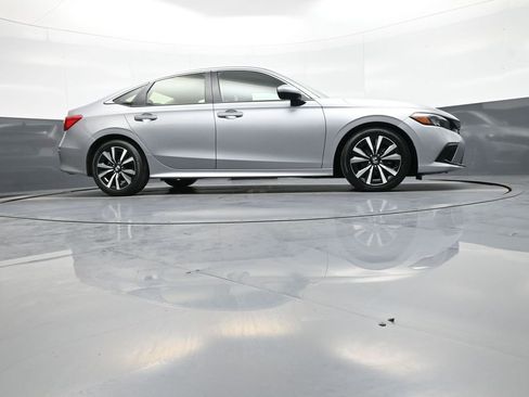 Certified 2022 Honda Civic EX image 28