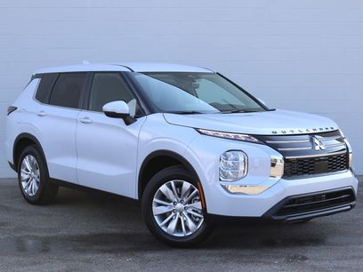 New 2026 Mitsubishi Outlander ES
