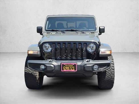 Used 2021 Jeep Gladiator Sport AWD/4WD image 2