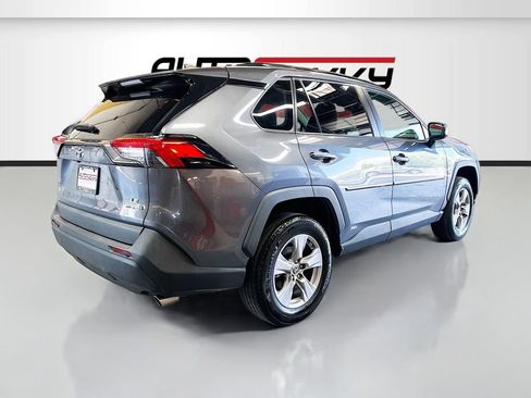 Used 2023 Toyota RAV4 LE AWD/4WD image 7