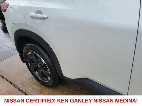 Certified 2026 Nissan Rogue SV AWD/4WD image 14