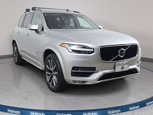 Used 2017 Volvo XC90 T6 Momentum w/ Vision Package AWD/4WD image 4