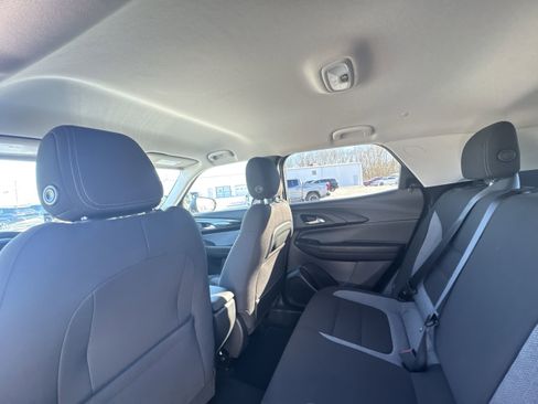 Used 2025 Chevrolet TrailBlazer LS w/ LS Convenience Package image 19