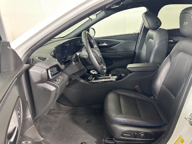 Used 2024 Buick Envista Sport Touring w/ Convenience I Package FWD image 11