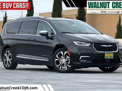 New 2026 Chrysler Pacifica Pinnacle