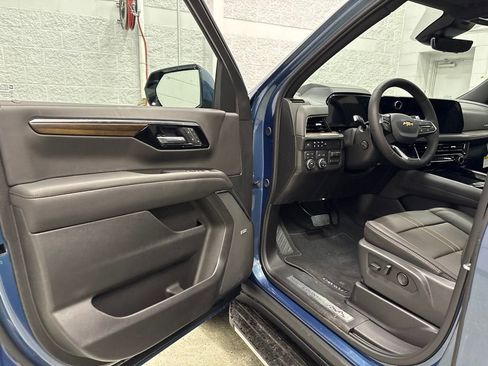 New 2026 Chevrolet Tahoe High Country w/ Sun And Tow Package AWD/4WD image 11