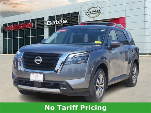 Certified 2025 Nissan Pathfinder SL image 2