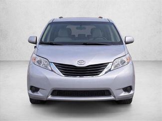 Used 2013 Toyota Sienna LE AWD/4WD video 2