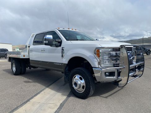 Used 2017 Ford F350 Lariat w/ Lariat Ultimate Package AWD/4WD image 15