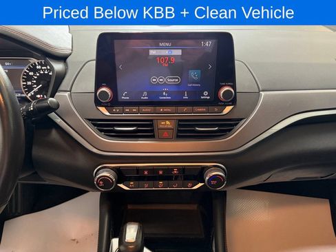Used 2024 Nissan Altima 2.5 SR FWD image 12