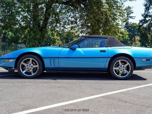 Used 1988 Chevrolet Corvette Convertible RWD image 15