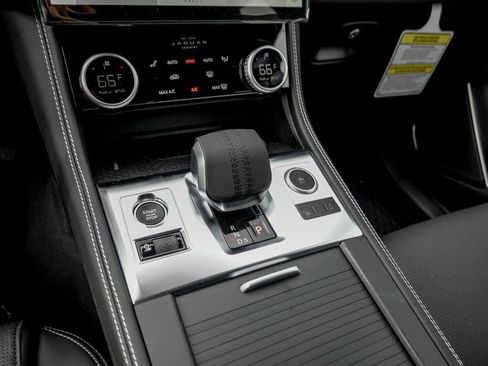 New 2026 Jaguar F-PACE R-Dynamic S image 15