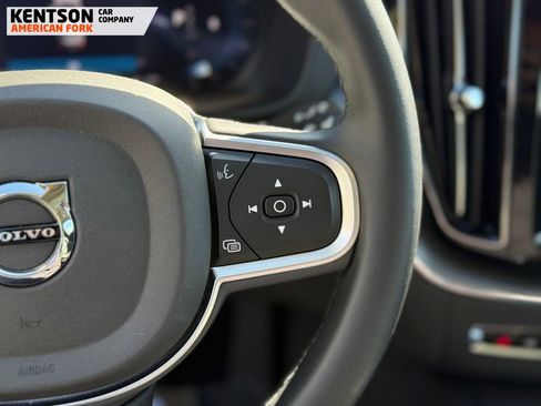 Used 2025 Volvo XC60 B5 Core image 20