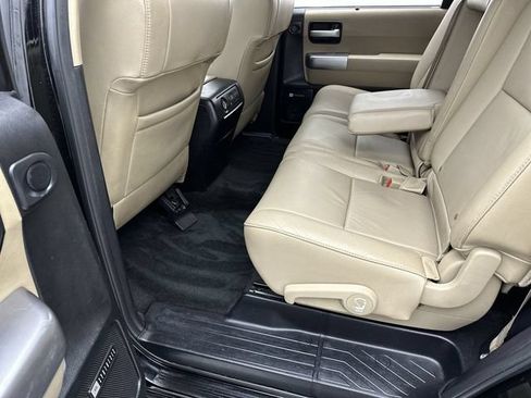 Used 2018 Toyota Sequoia Limited w/ Safety & Convenience Package AWD/4WD image 23