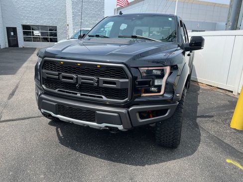 Used 2019 Ford F150 Raptor w/ Equipment Group 802A Luxury AWD/4WD image 4