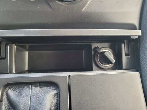 Used 2016 Ford Taurus Limited image 23