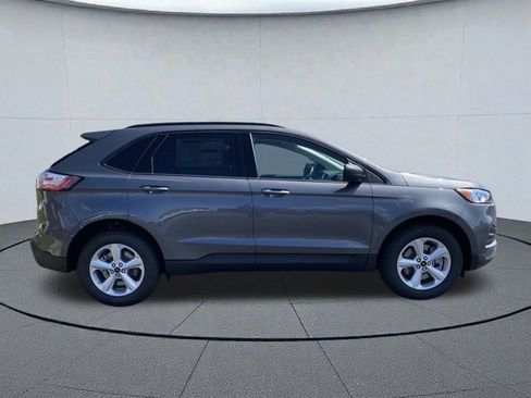 New 2024 Ford Edge SE image 3