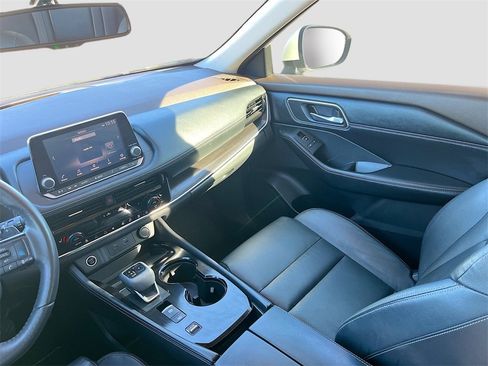 Used 2021 Nissan Rogue SL image 24