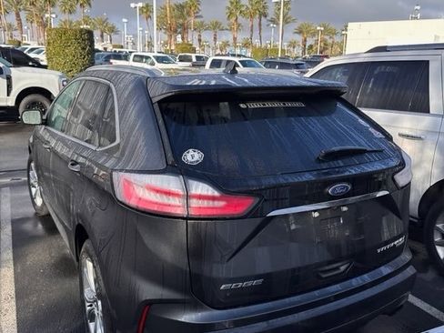 Used 2019 Ford Edge Titanium image 3