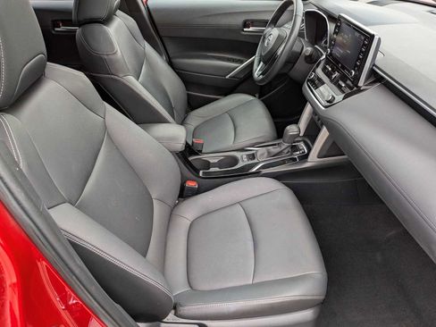 Used 2022 Toyota Corolla Cross XLE image 22