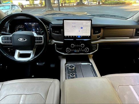 Used 2023 Ford Expedition Limited image 29