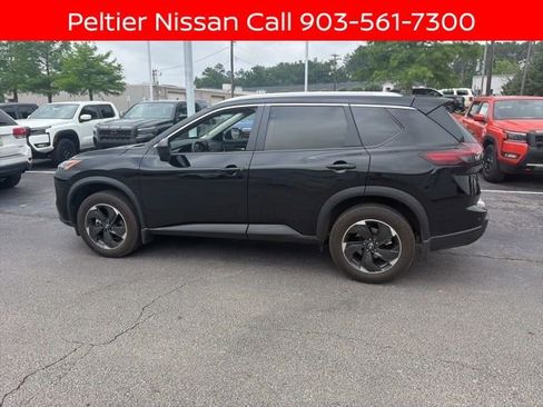 Certified 2025 Nissan Rogue SV w/ SV Premium Package FWD image 6