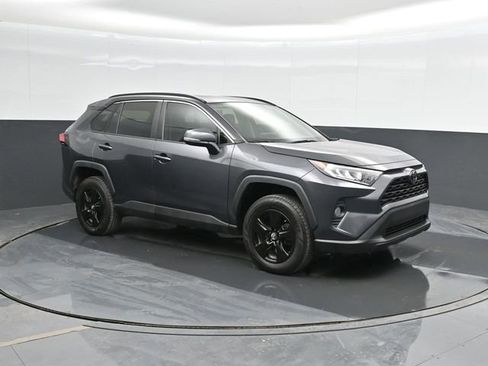 Used 2019 Toyota RAV4 XLE image 5