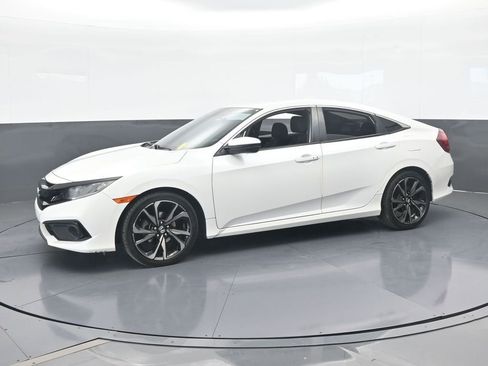 Used 2020 Honda Civic Sport image 2