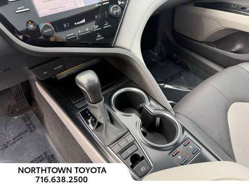 Used 2020 Toyota Camry XLE w/ Driver Assist Package image 17