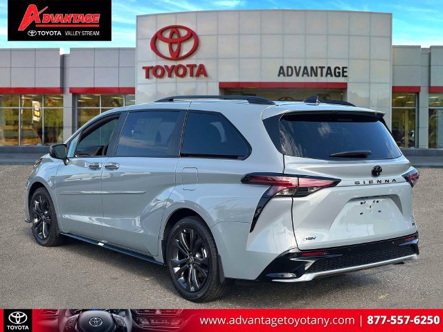 Used 2026 Toyota Sienna XSE FWD image 10