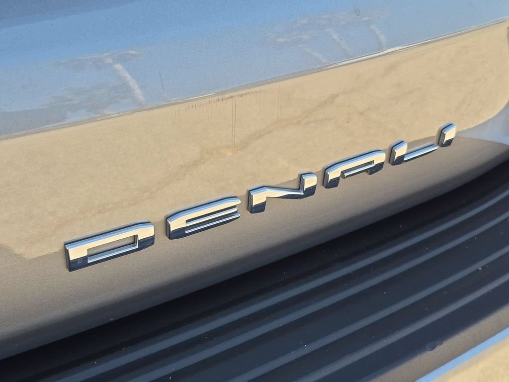 Used 2024 GMC Yukon Denali Ultimate AWD/4WD image 25