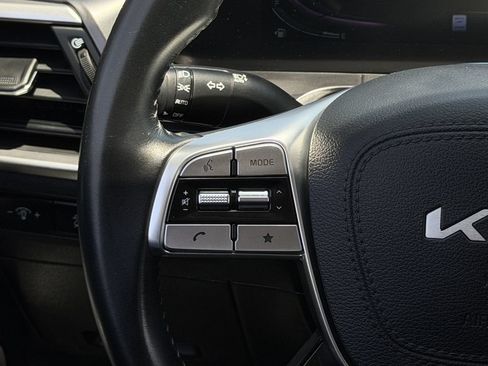 Used 2024 Kia Telluride LX FWD image 13