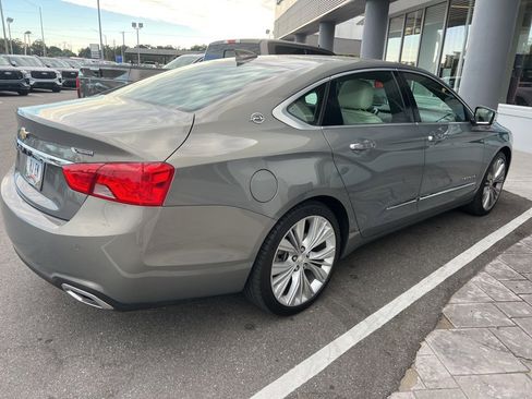 Used 2017 Chevrolet Impala Premier w/ Enhanced Convenience Package image 3