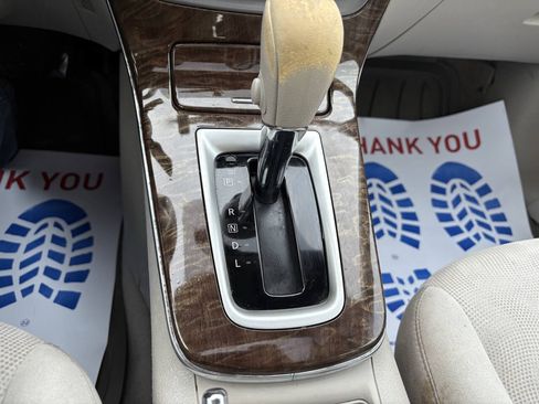 Used 2013 Nissan Sentra SL w/ Premium Pkg FWD image 27