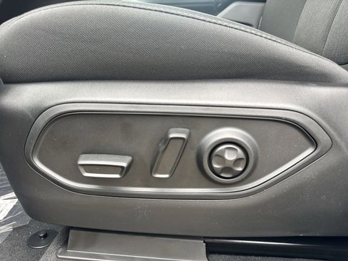 New 2025 Jeep Grand Cherokee L Laredo w/ Luxury Tech Group I image 14