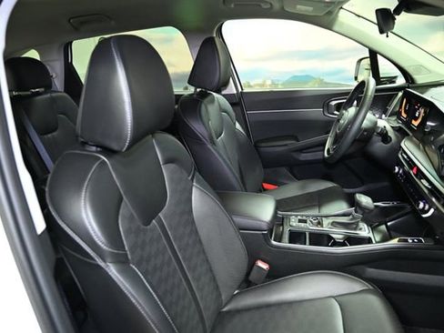 Used 2025 Kia Sorento S image 62
