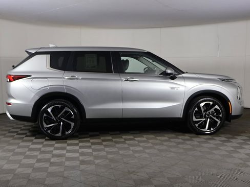Used 2024 Mitsubishi Outlander SE image 20