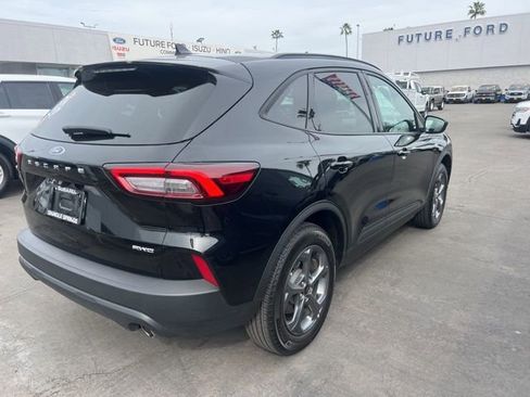 Certified 2025 Ford Escape ST-Line image 9