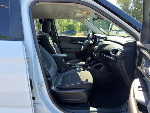Used 2023 Chevrolet TrailBlazer LT AWD/4WD image 14