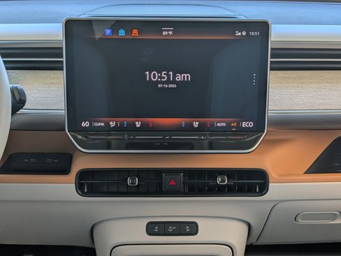 Used 2025 Volkswagen ID. Buzz 1st Edition RWD image 29