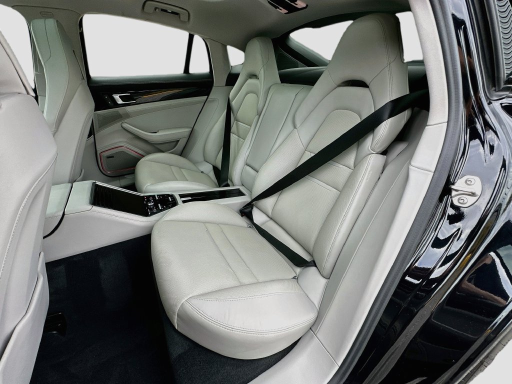 Certified 2022 Porsche Panamera 4S w/ Premium Package AWD/4WD image 24