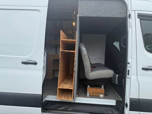 Used 2021 Mercedes-Benz Sprinter 2500 image 11