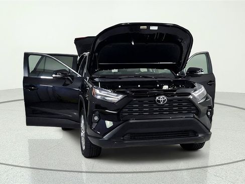 Used 2025 Toyota RAV4 XLE Premium w/ Weather Package AWD/4WD image 9