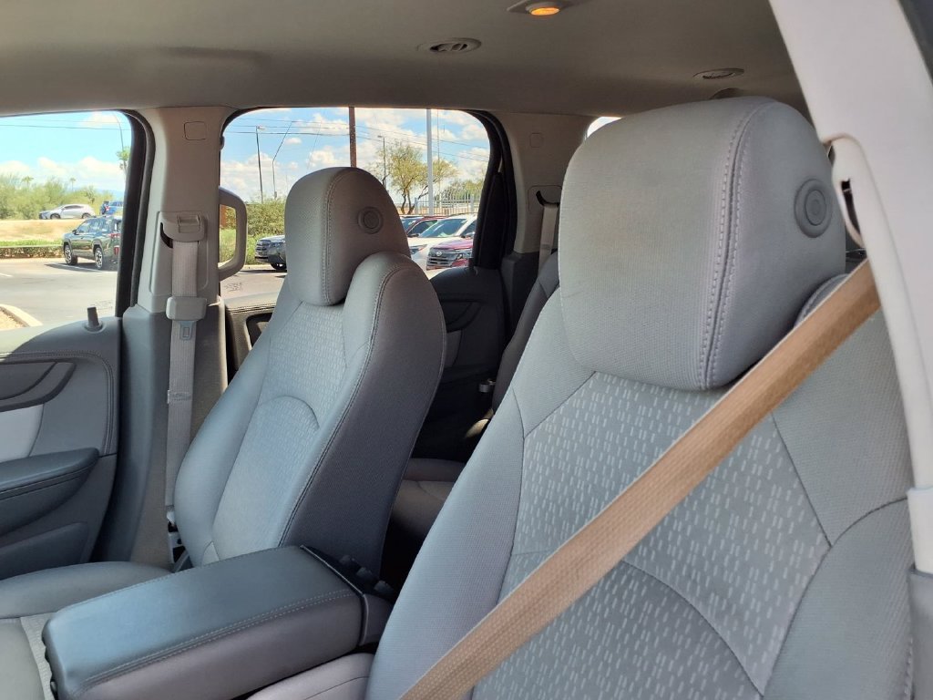 Used 2015 GMC Acadia SLE FWD image 27