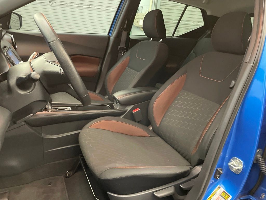 Used 2023 Nissan Kicks SR FWD image 20