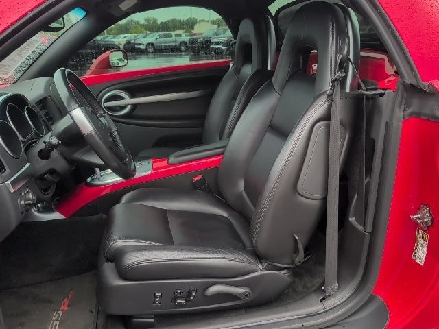 Used 2004 Chevrolet SSR w/ Preferred Equipment Group RWD image 16
